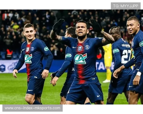 法甲马赛边线突破,主场观众沸腾